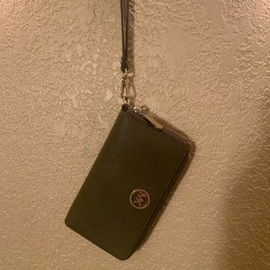 Michael Kors Wristlet Wallet